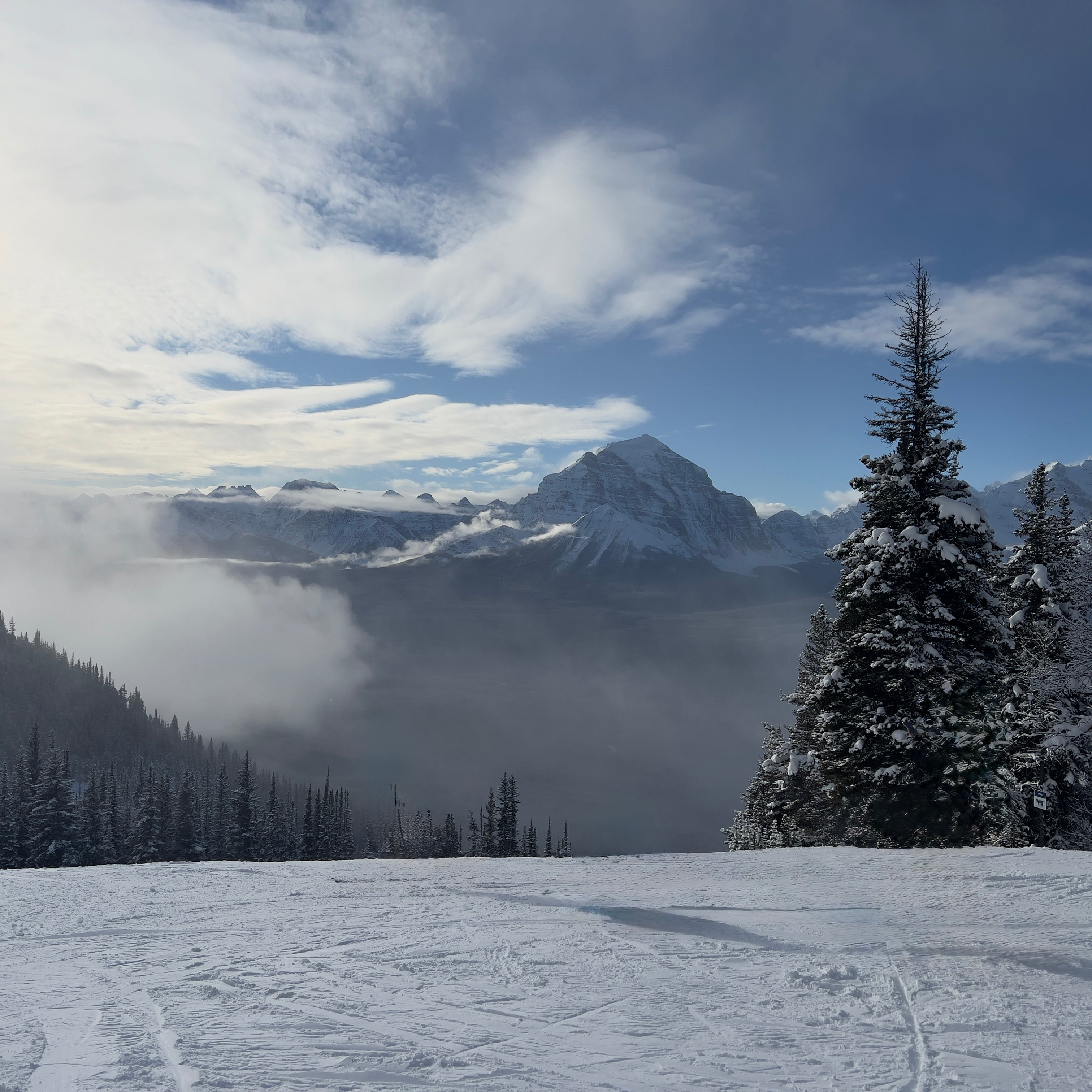 Banff_Lake_Louise_Ski